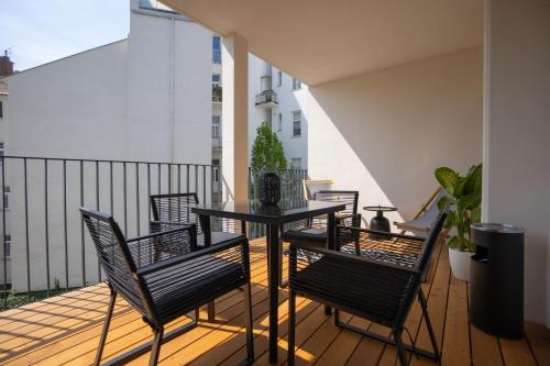 Bright stylish apartment with a huge terrace in a top location