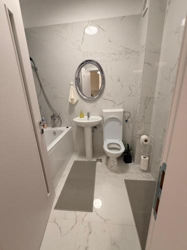 Et badeværelse på DreamStay Militari Residence