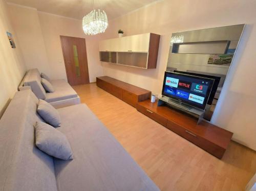 Un televizor și/sau centru de divertisment la Apartment Ivana - free parking