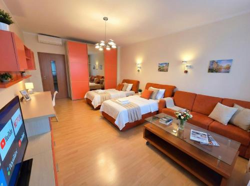 Un televizor și/sau centru de divertisment la Apartment Ivana - free parking