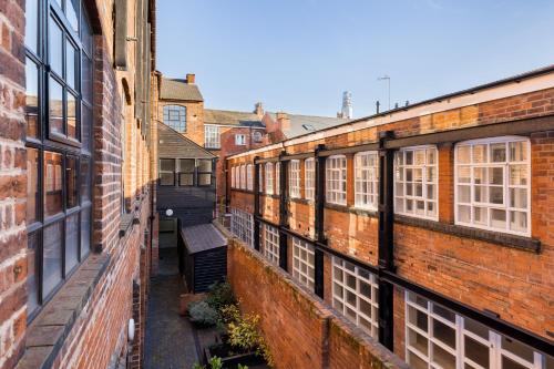 Enamel Works - The Balcony photo 29