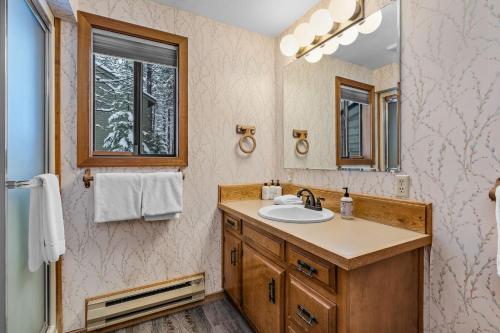 Ένα μπάνιο στο Kieras Cabin