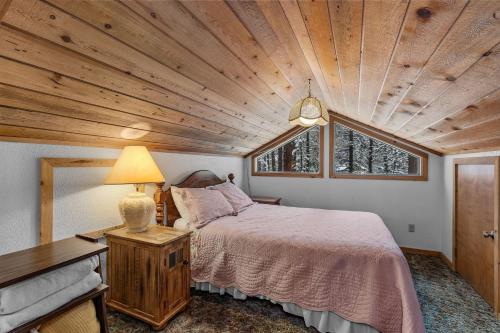 Ένα ή περισσότερα κρεβάτια σε δωμάτιο στο Kieras Cabin