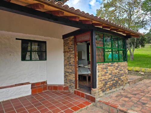 Το κτήριο όπου στεγάζεται  το διαμέρισμα