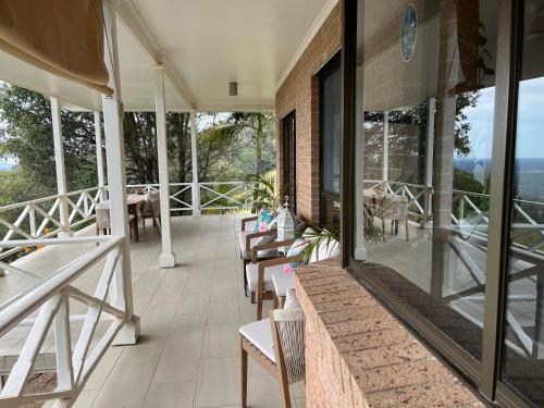 Mountain View Blue Mountains的阳台或露台