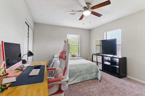 Zdjęcie z galerii obiektu Your Serene Escape in Schertz San Antonio and NB w mieście Schertz