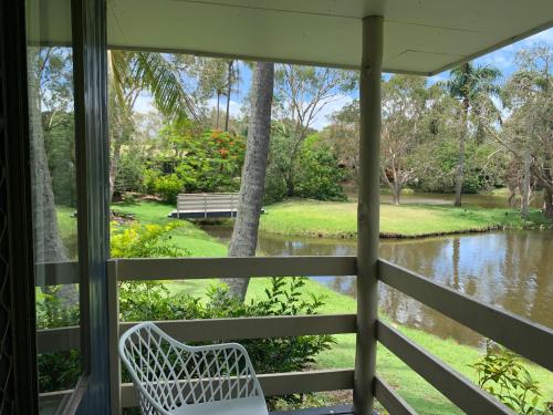 En have udenfor Private Lakeside Villa Near Beach, Pool Gated 10 Acres