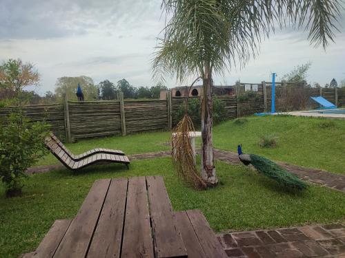 Κήπος έξω από το Cabañas azahares del Ayui