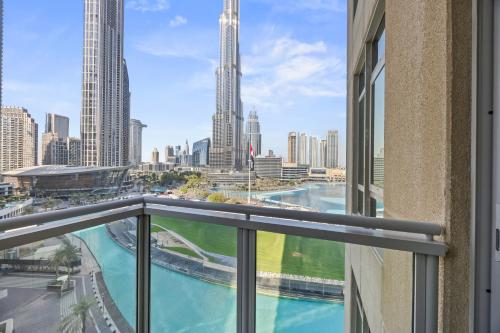 Full Burj Khalifa and Dubai Fountain Views - Dubai Mall Access