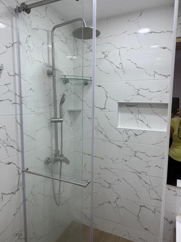 Ένα μπάνιο στο Moderno apartamento amoblado 2 habitaciones