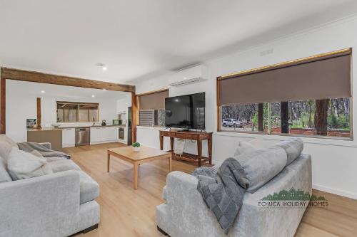 Μια τηλεόραση ή/και κέντρο ψυχαγωγίας στο Echuca 265 - Echuca Holiday Homes