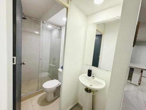 Ένα μπάνιο στο 20 min to CC Bvista with easy access patio