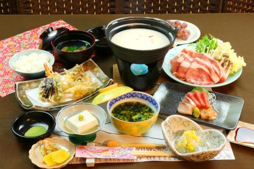 ホテルの敷地内または近くでの食事または食べ物