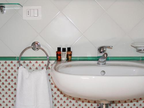 Casa Isolani Guest House Santo Stefano photo 28