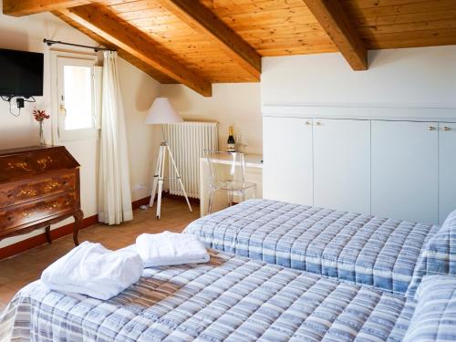 Casa Isolani Guest House Santo Stefano photo 23
