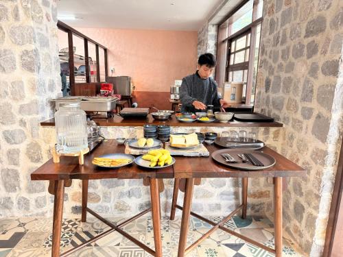 Đồ ăn tại/gần nhà nghỉ nhỏ