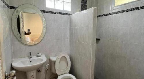 Ένα μπάνιο στο Saraburi Garden Resort