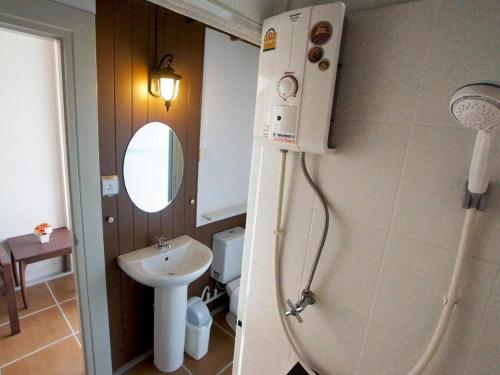 Koupelna v ubytování Baan Pimpisa