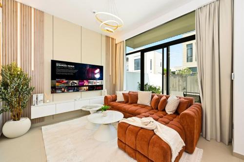 Golden Stays - Elegant 4BR I Santorini-Style I Sunsets & Comfort
