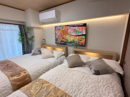 Moto Sakura 403,2 bedrooms with 4 beds, 6 people, direct access to Narita and Haneda Airports, Asakusa and Ueno area, 5 train lines available, Bicycles free rental
