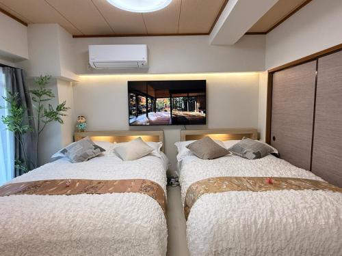 Moto Sakura 403,2 bedrooms with 4 beds, 6 people, direct access to Narita and Haneda Airports, Asakusa and Ueno area, 5 train lines available, Bicycles free rental