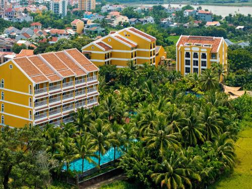 Πισίνα στο ή κοντά στο La Siesta Hoi An Resort & Spa