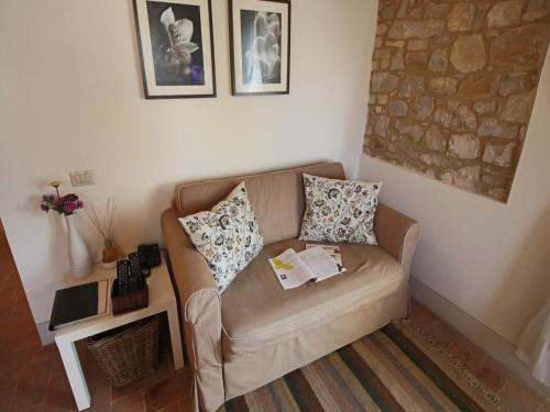 Posezení v ubytování Modern holiday home in Foligno - Loc with pool