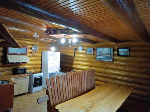 Η κουζίνα ή μικρή κουζίνα στο House Kurortna