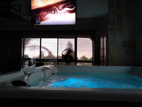 Φωτογραφία από το άλμπουμ του Family Home with Big Garden & Jacuzzi σε Welgelegen