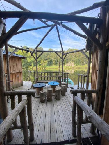 Φωτογραφία από το άλμπουμ του Chalet sur l'eau σε Brissarthe