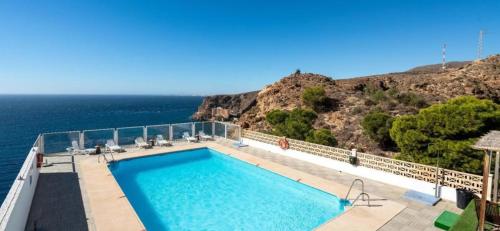 Swimmingpoolen hos eller tæt på El nido del mar