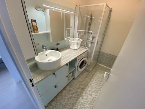 Ένα μπάνιο στο L'écume d'or, 2-bedroom apartment Sea and Lake view