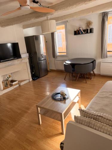 T2 lumineux hyper centre Aix en Provence à quelques metres du Cours Mirabeau pour 1 à 5 personnes