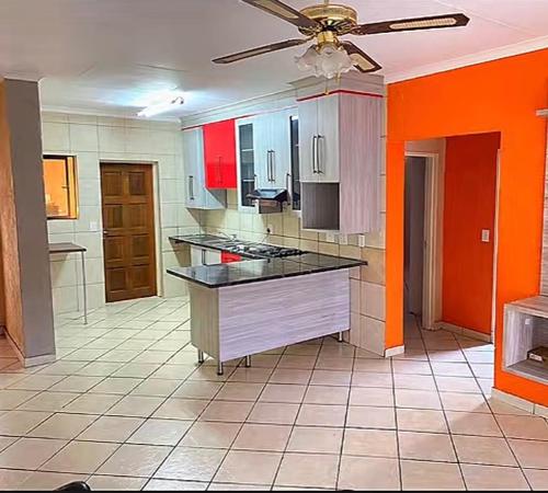 Køkken eller tekøkken på 2 Heron street,stonenge vidago 6