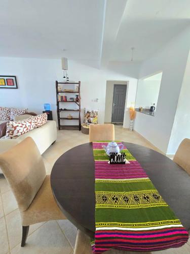 Khu vực ghế ngồi tại OceanClose 1&2 Bedroom Malindi