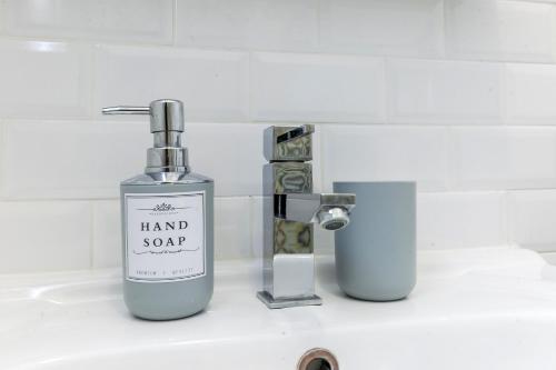 Imagine din galeria proprietății Lux Apartment Near Center 2 Bedrooms Free parking în Monza