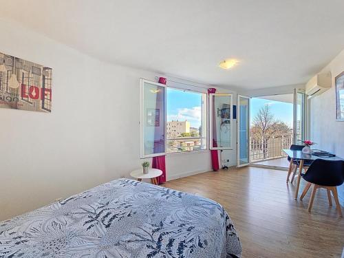 Superbe studio avec balcon vue mer - AC, Wifi, 2