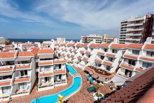 Piscina, playa y ocio en Playa de las Américas