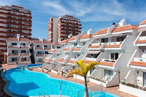 Piscina, playa y ocio en Playa de las Américas