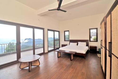 Ένα ή περισσότερα κρεβάτια σε δωμάτιο στο Villa Cirrus