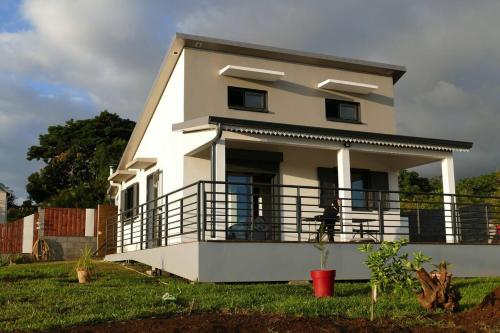 Το κτήριο όπου στεγάζεται  η παραθεριστική κατοικία