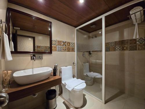 Ένα μπάνιο στο Mount Thistle Boutique Hotel