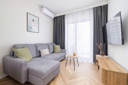 Stylish Apartment in a Modern Development 800 m from Spodek by Noclegi Renters