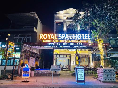 Galeriebild der Unterkunft Royal Hotel & Spa Hoi An in Hoi An