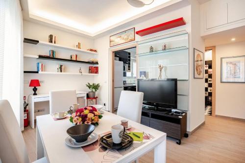 Roma Gemelli - Black&White Urban Loft