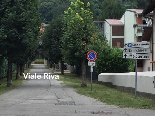 a street sign on the side of a road at L'Antico Borgo in Lesa