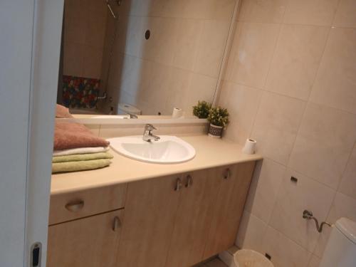 Ένα μπάνιο στο אוקיינוס במרינה מלון שני חדרי שינה