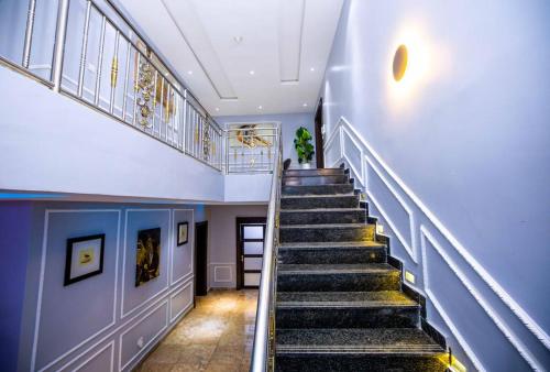 Gallery image of Luxury 4 bedroom Duplex with a pool in Mama