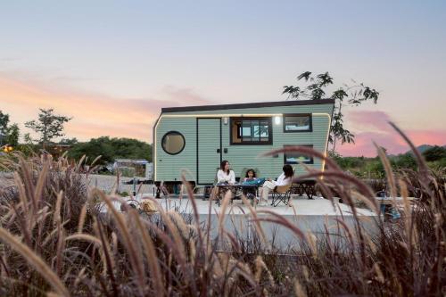 Naturlandskabet i nærheden af campingpladsen