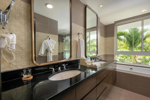 Koupelna v ubytování Abogo Premier Village Beachfront Da Nang